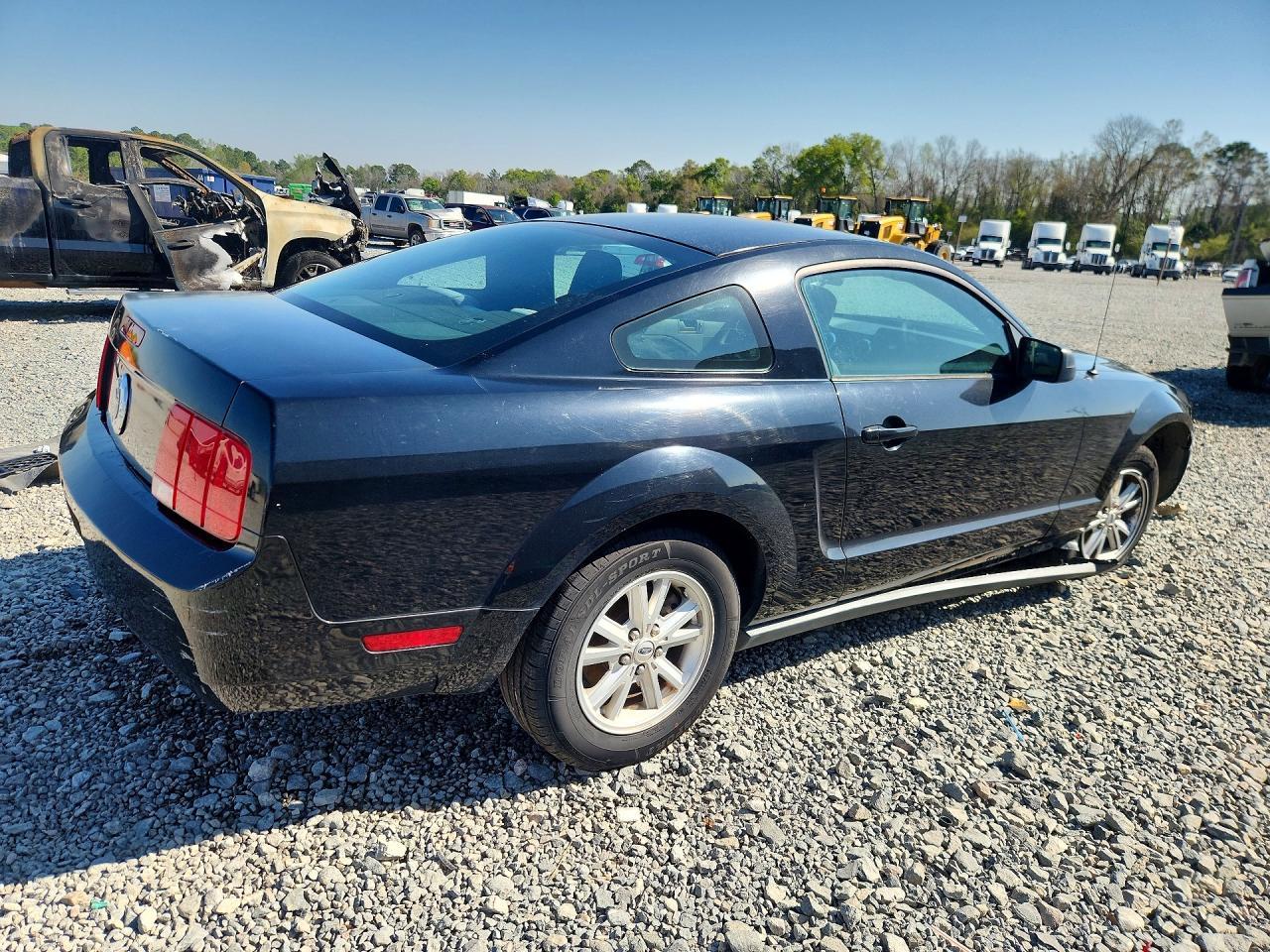 2005 FORD MUSTANG