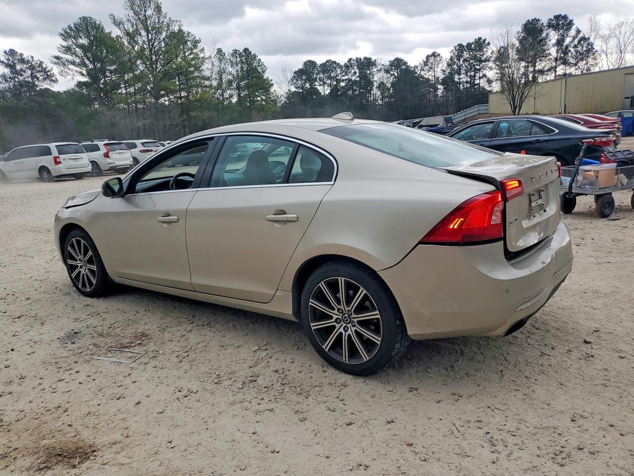 2017 VOLVO S60