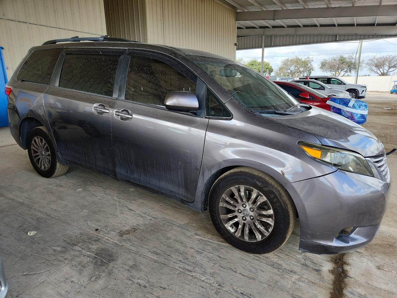 2015 TOYOTA SIENNA