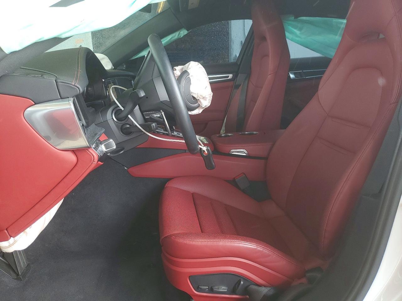 2023 PORSCHE Panamera