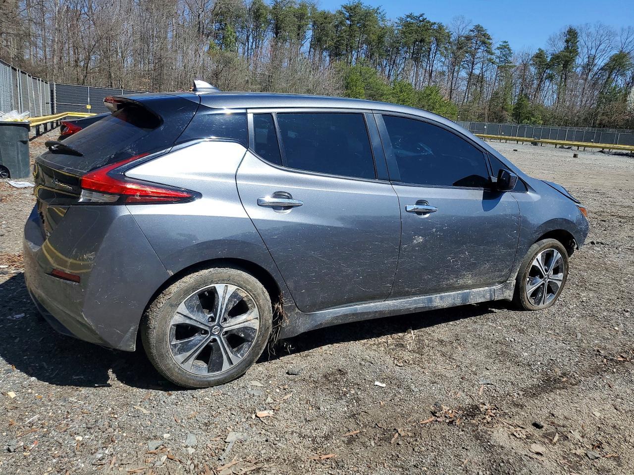 2021 NISSAN LEAF