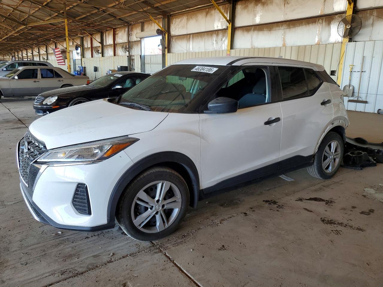 2024 NISSAN KICKS
