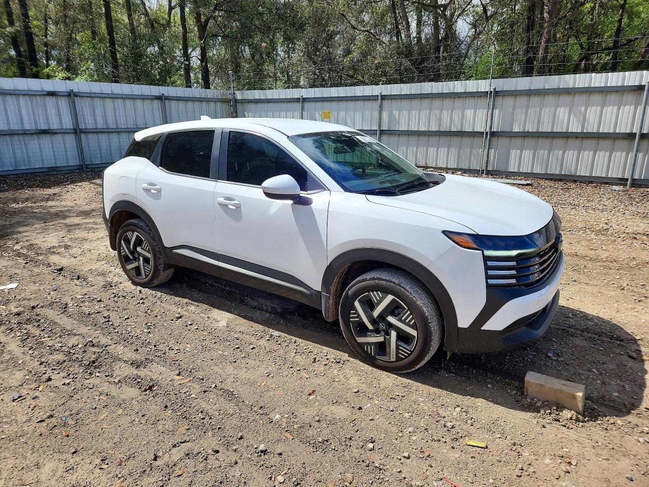 2025 NISSAN KICKS