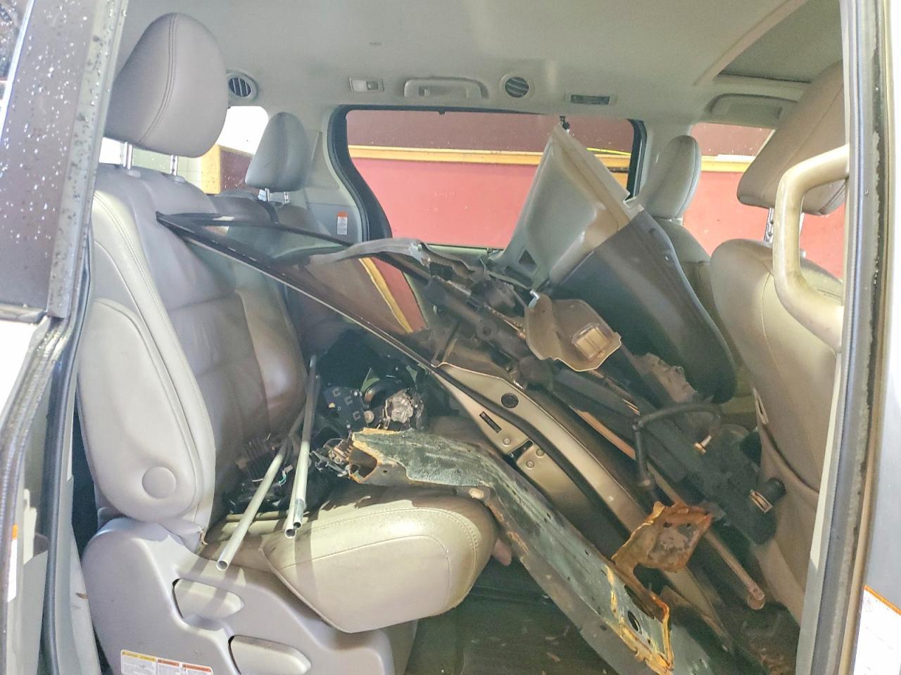2015 TOYOTA SIENNA