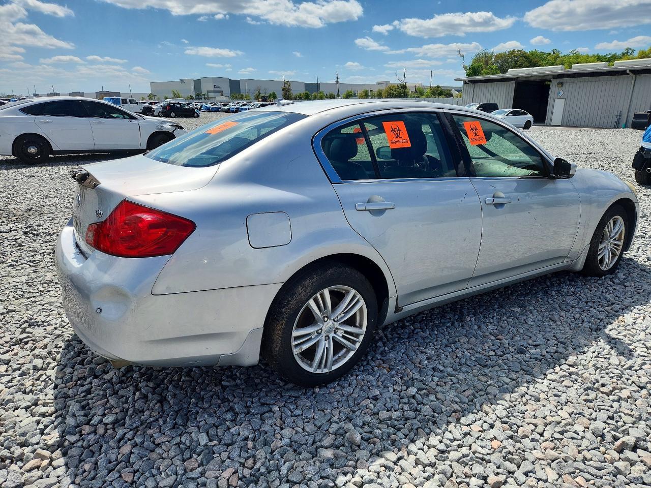 2013 INFINITI G37