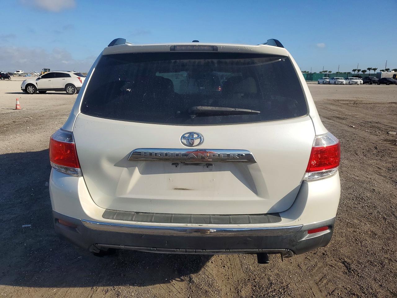 2013 TOYOTA HIGHLANDER