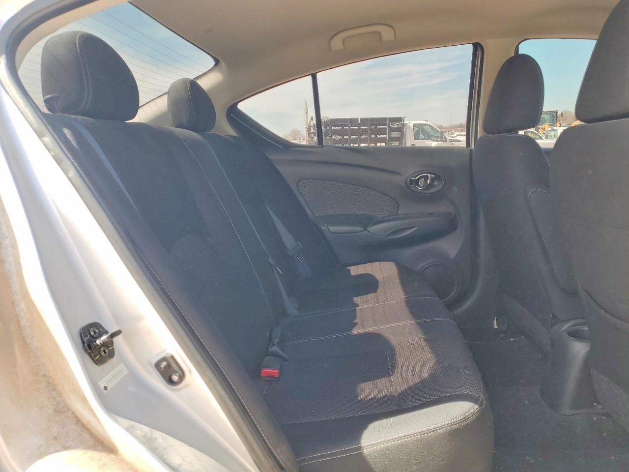2015 NISSAN VERSA