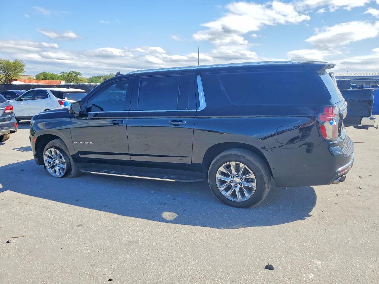 2023 CHEVROLET Suburban