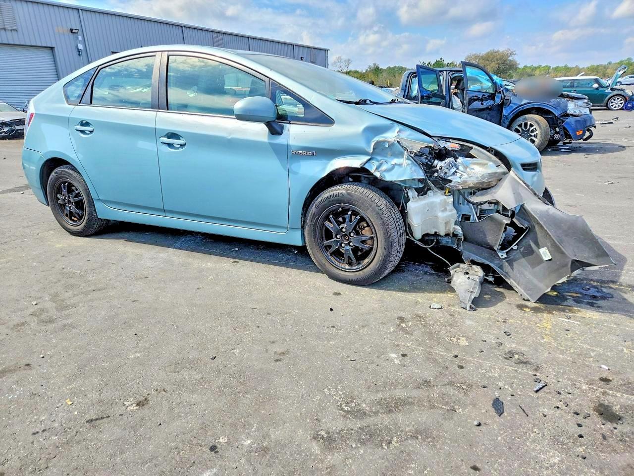 2013 TOYOTA PRIUS