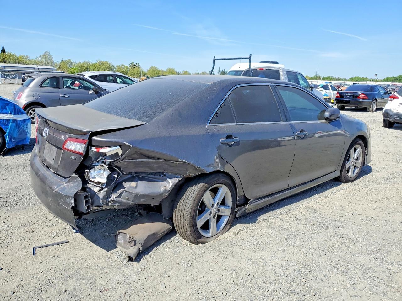 2014 TOYOTA CAMRY