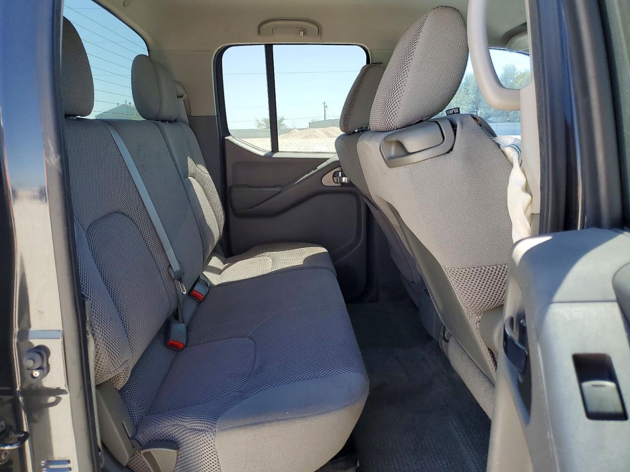 2011 NISSAN Frontier
