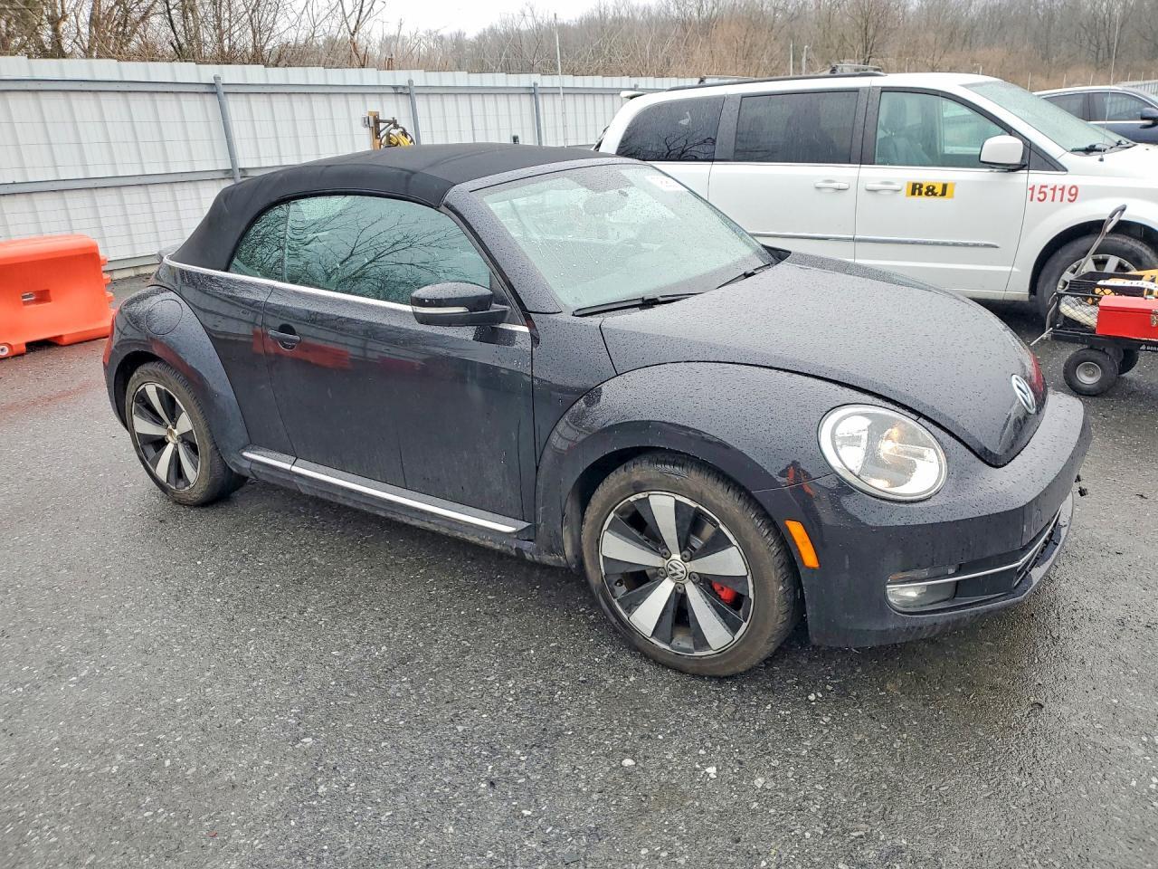 2013 VOLKSWAGEN Beetle