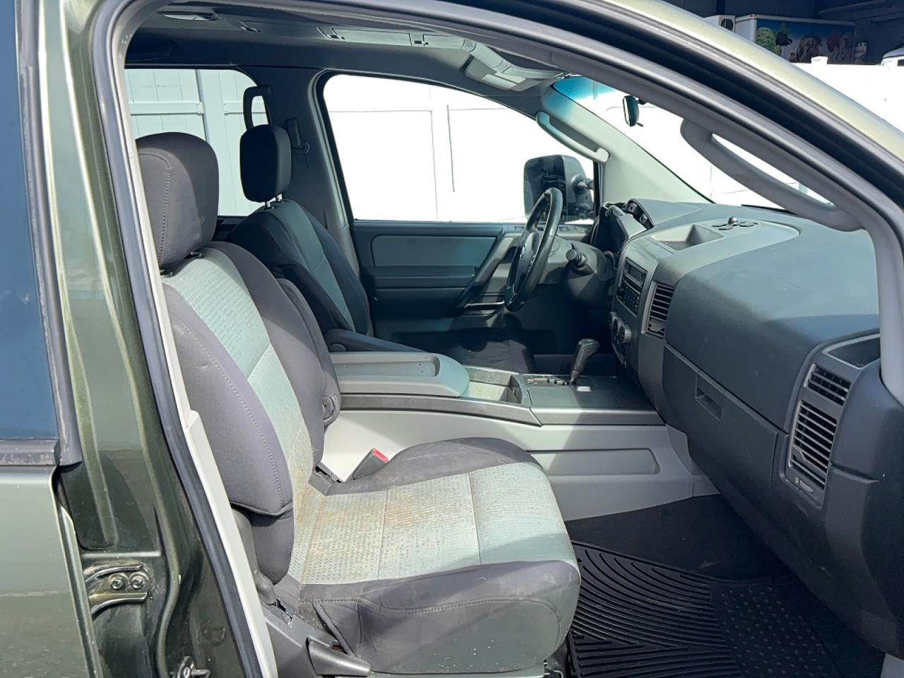 2004 NISSAN Titan