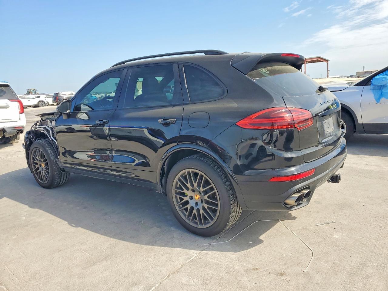 2018 PORSCHE CAYENNE