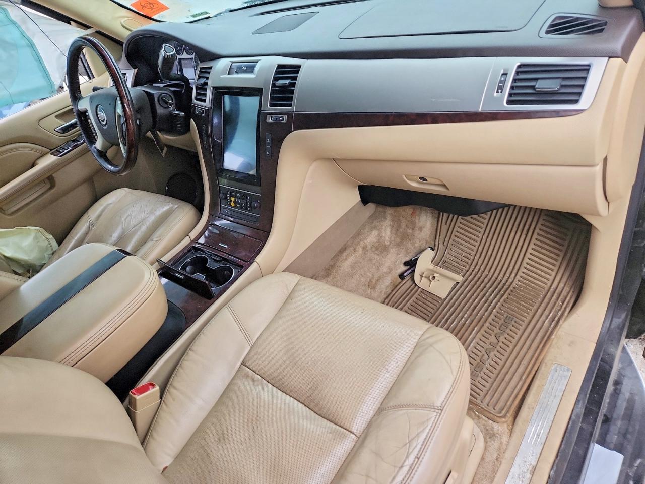 2010 CADILLAC Escalade ESV