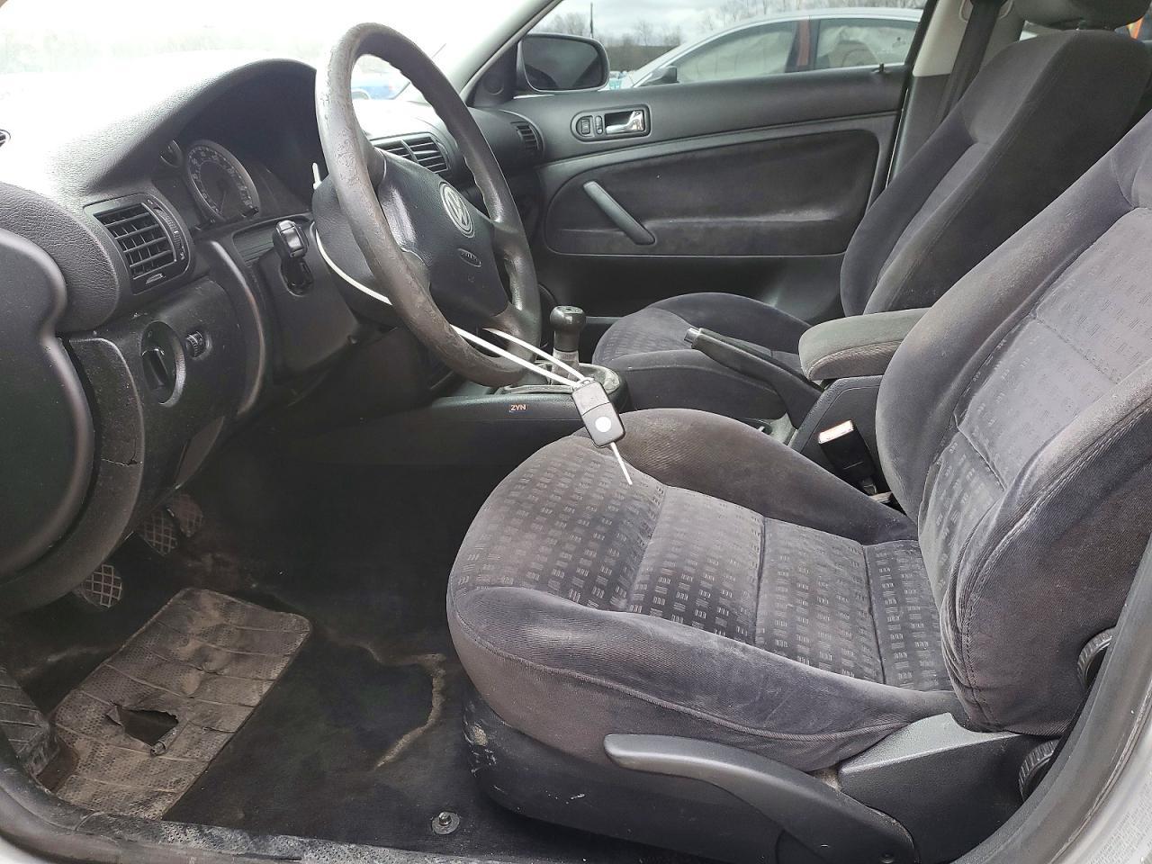 2003 VOLKSWAGEN Passat
