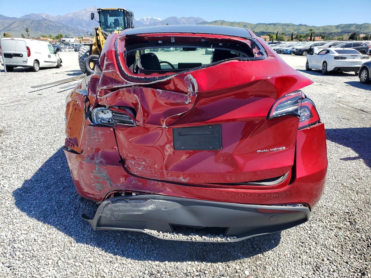 2024 TESLA MODEL Y