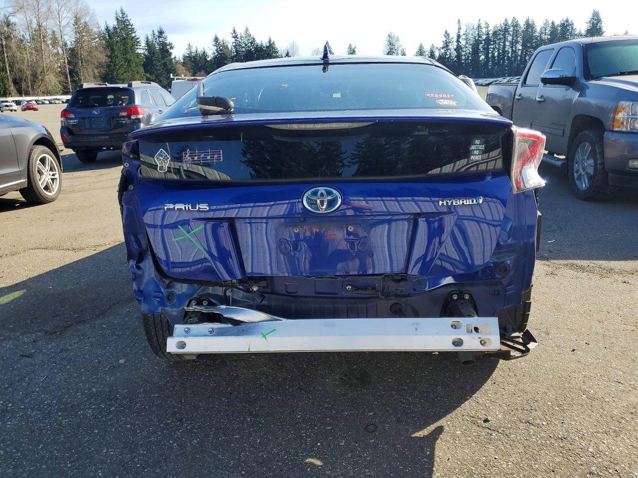 2016 TOYOTA PRIUS