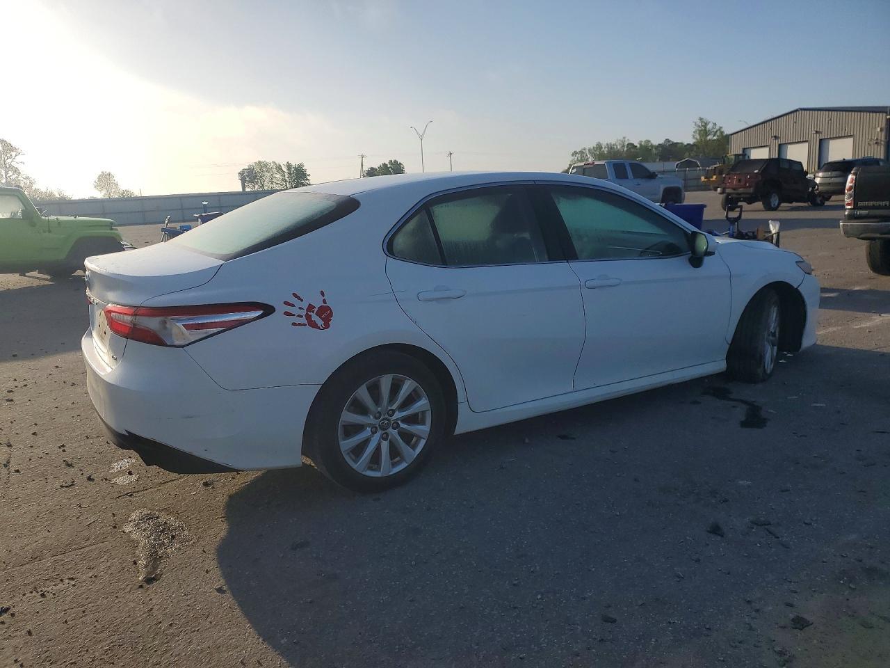 2018 TOYOTA CAMRY