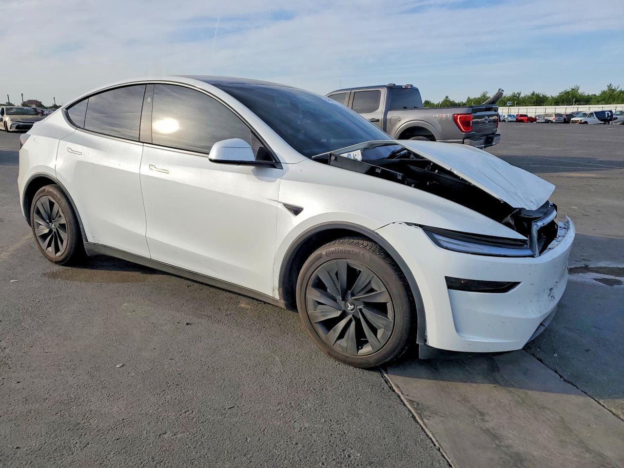 2026 TESLA MODEL Y