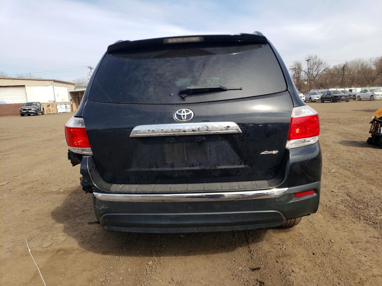 2013 TOYOTA HIGHLANDER