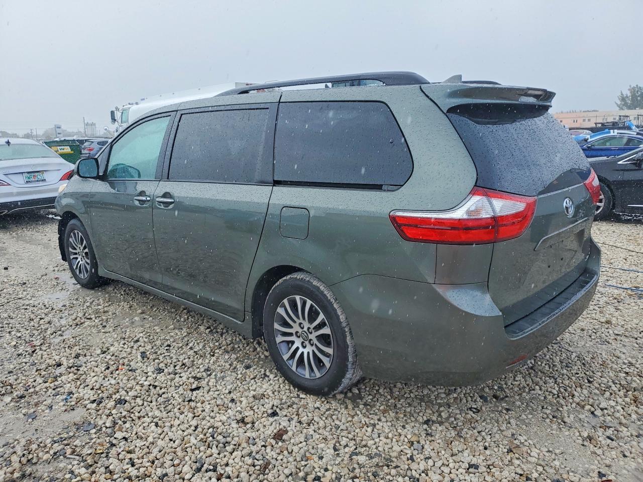 2018 TOYOTA SIENNA