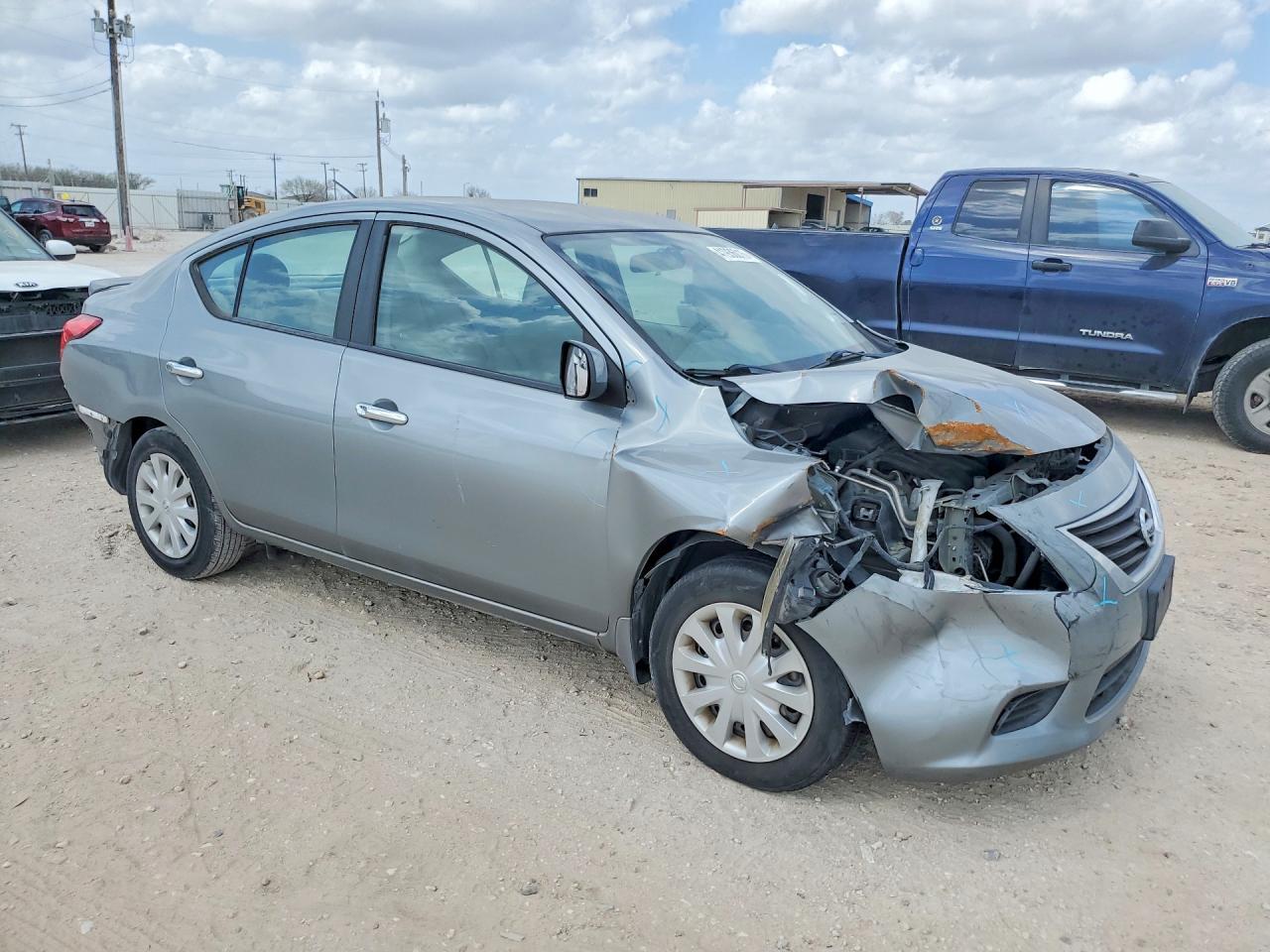 2013 NISSAN VERSA