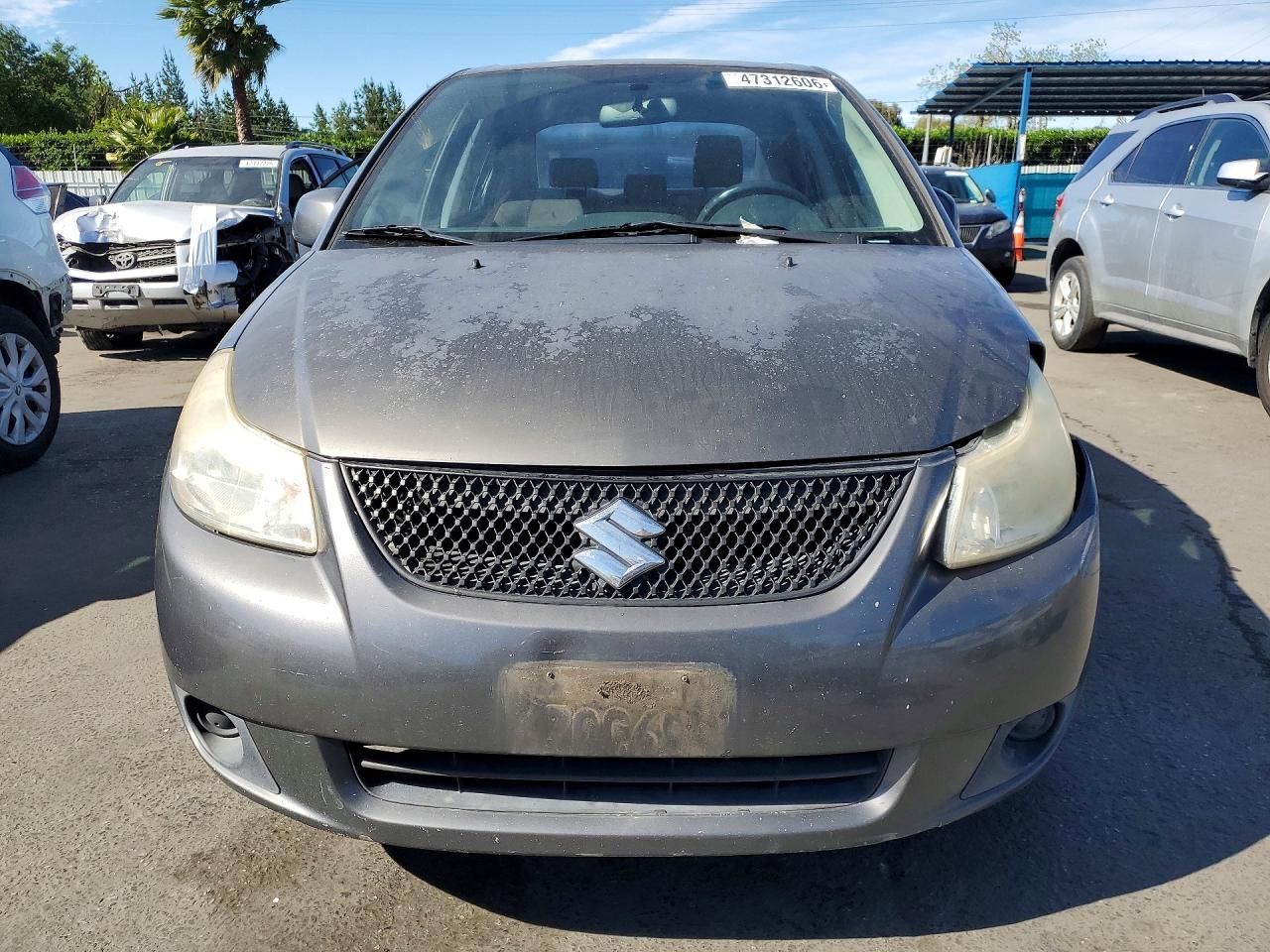 2011 SUZUKI SX4