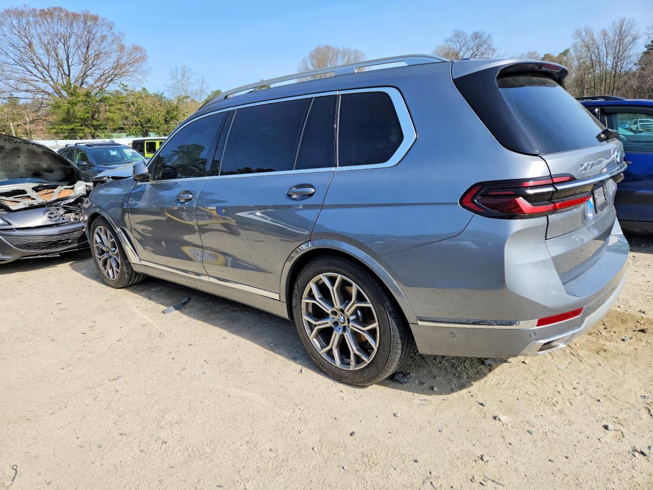 2025 BMW X7