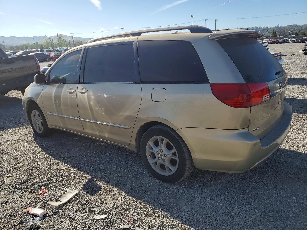 2004 TOYOTA SIENNA