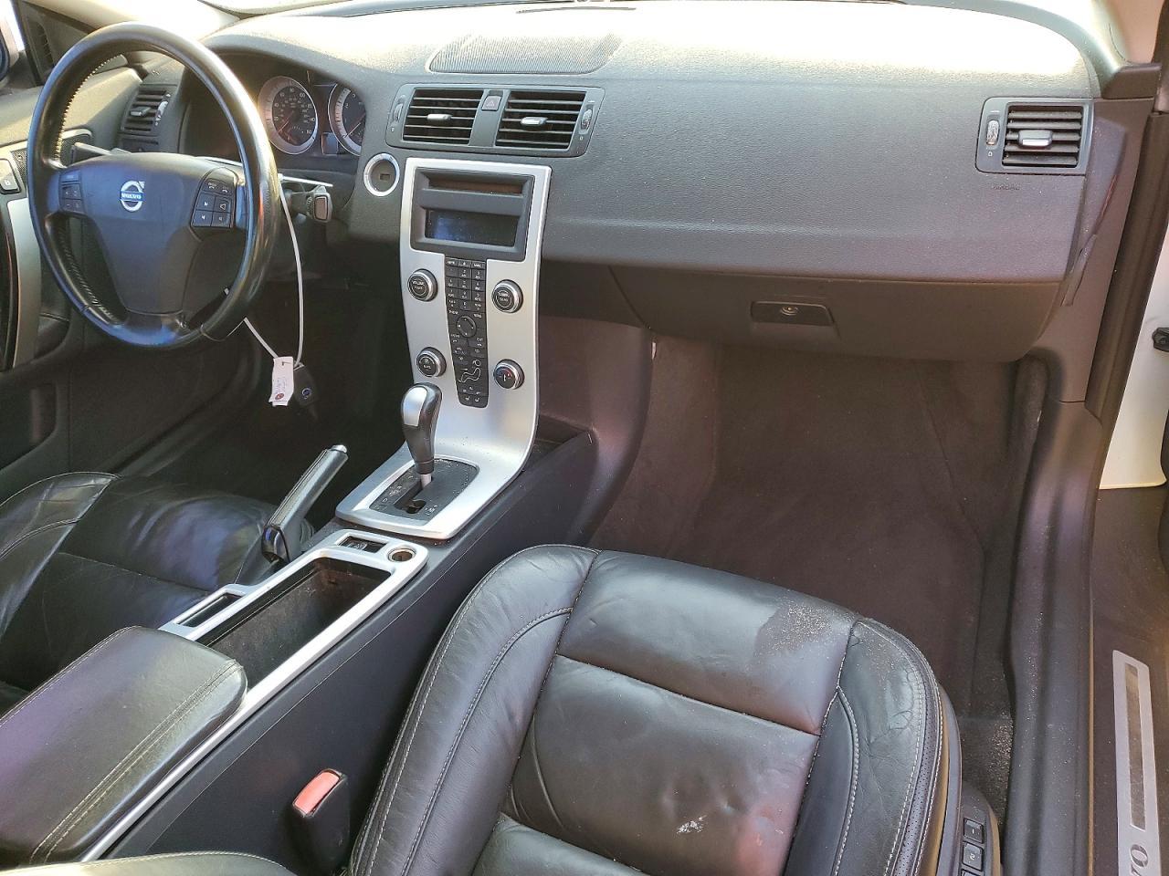 2011 VOLVO C70