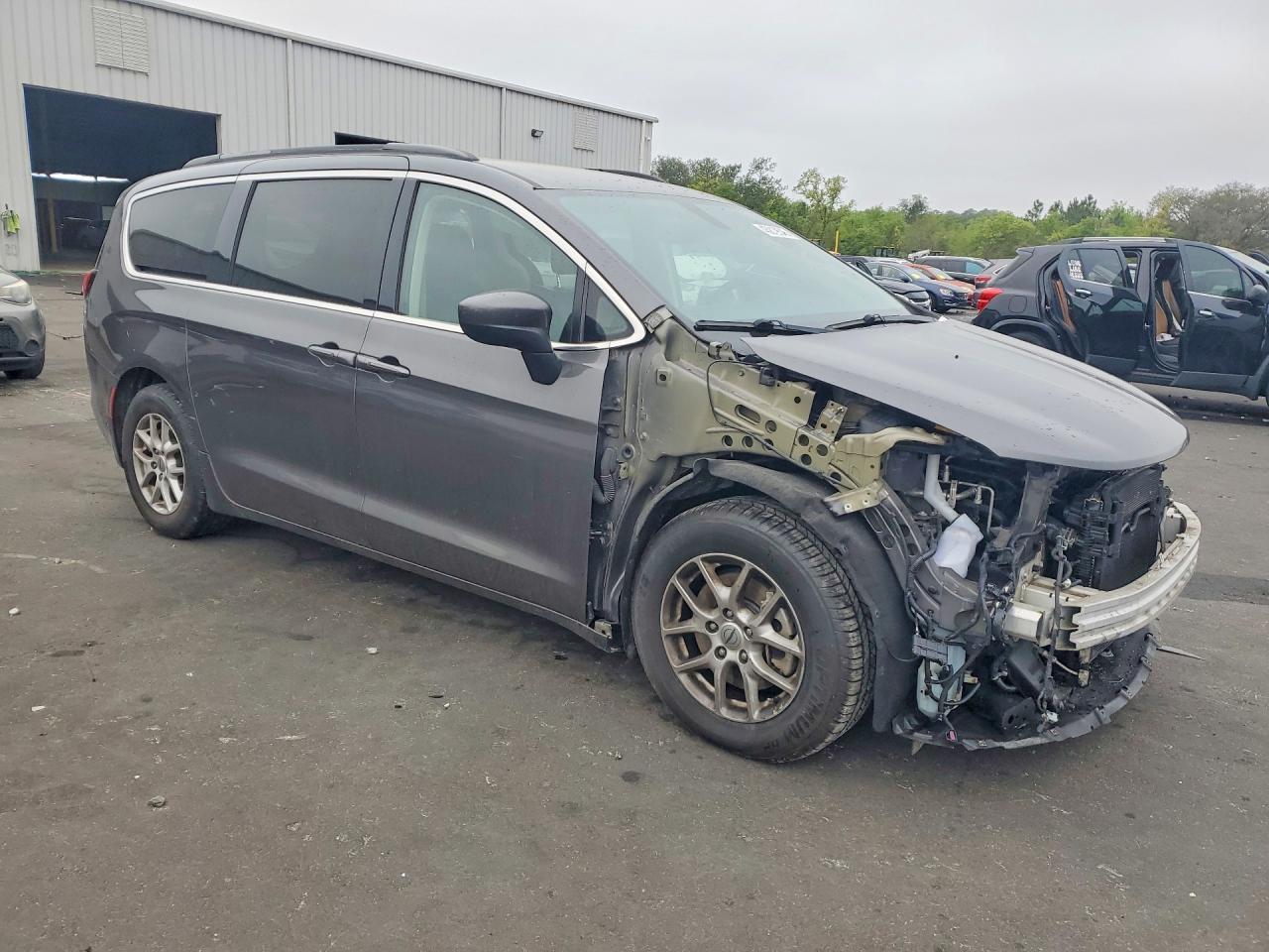 2021 CHRYSLER Voyager