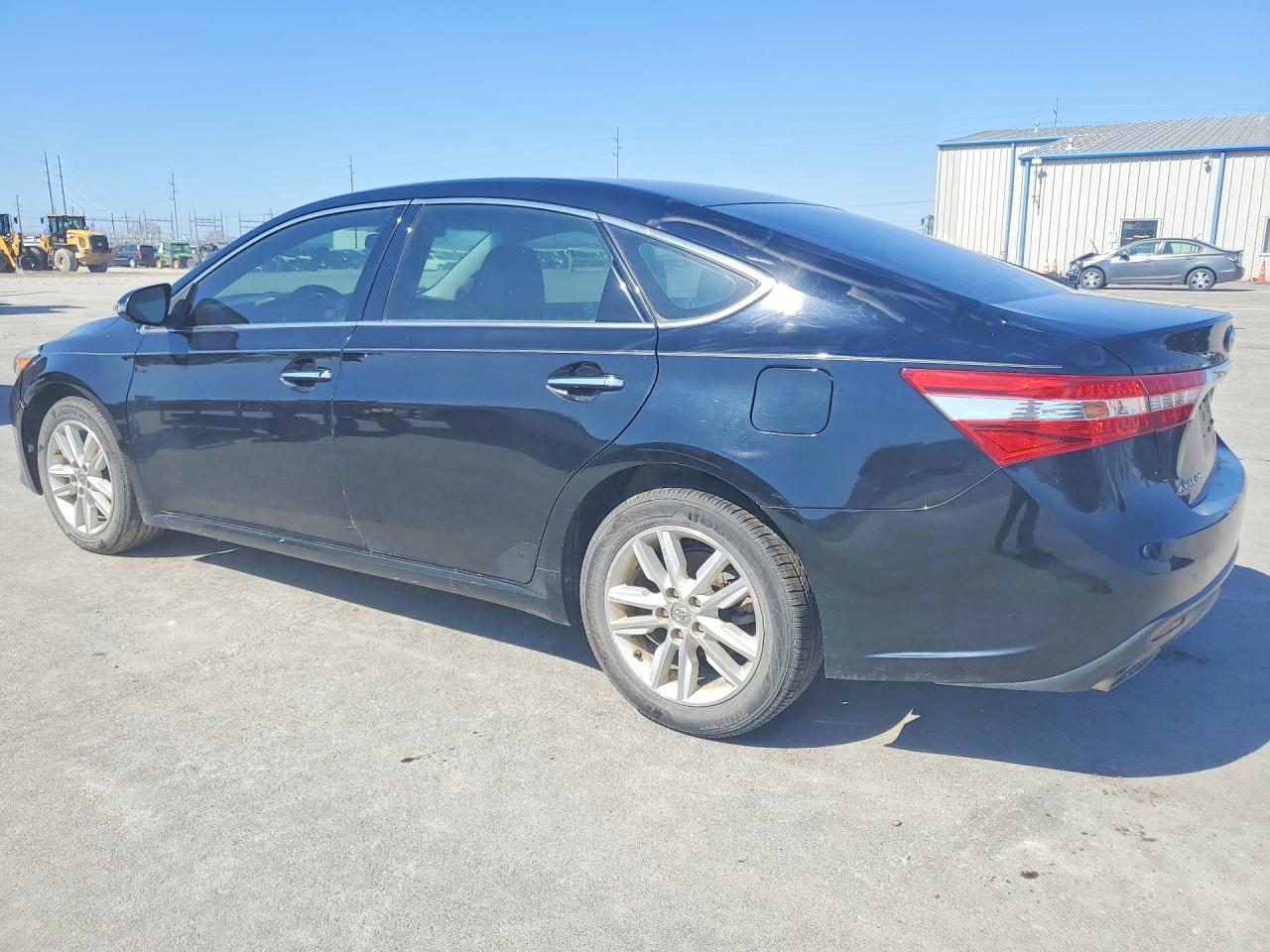 2013 TOYOTA Avalon