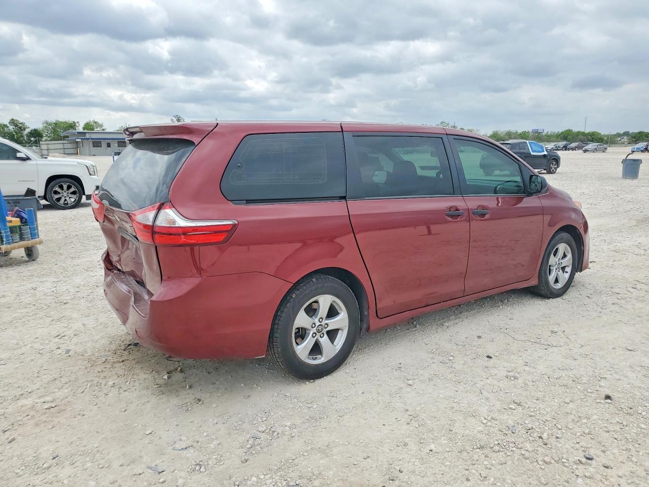 2018 TOYOTA SIENNA