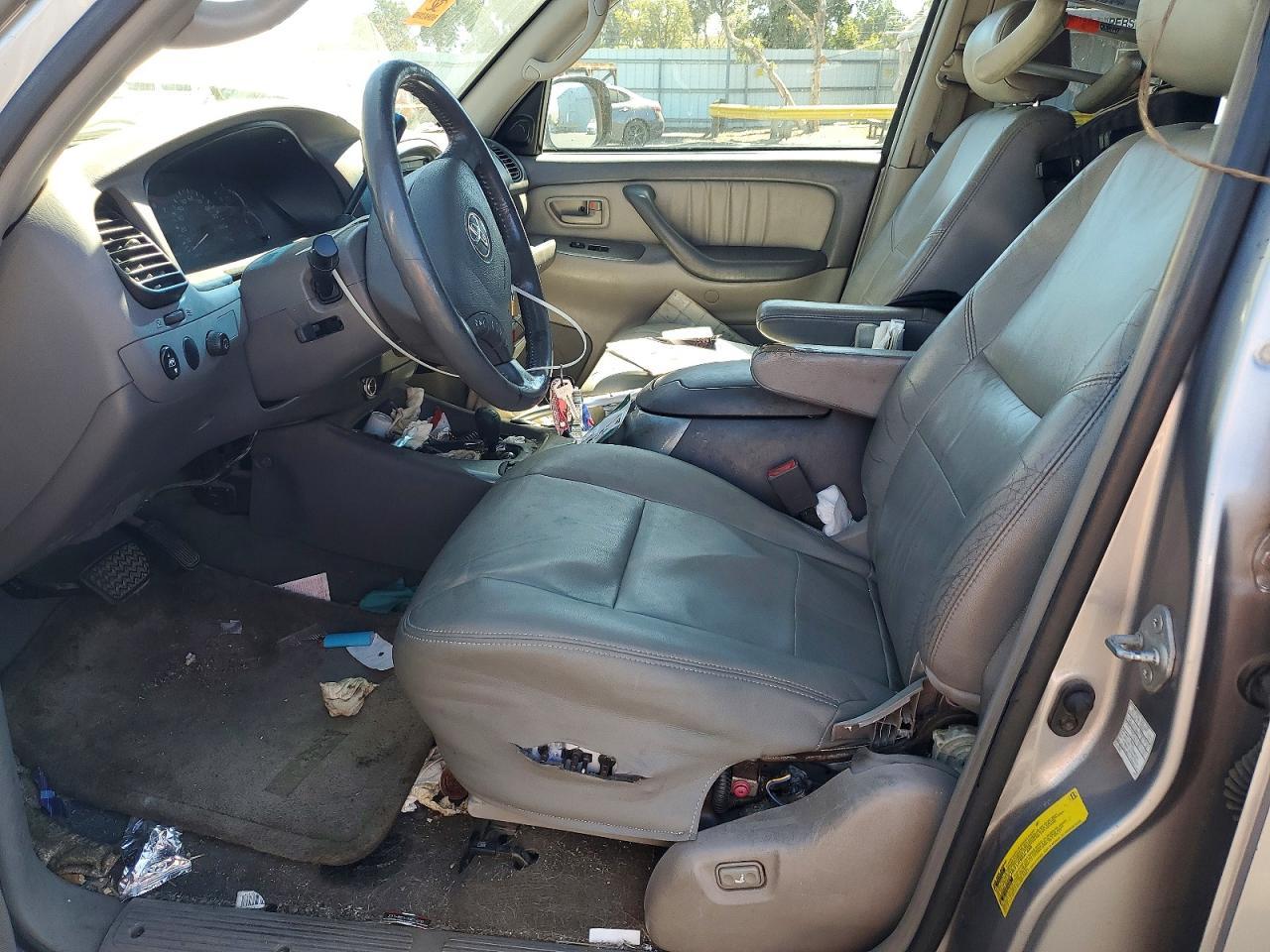 2003 TOYOTA Sequoia