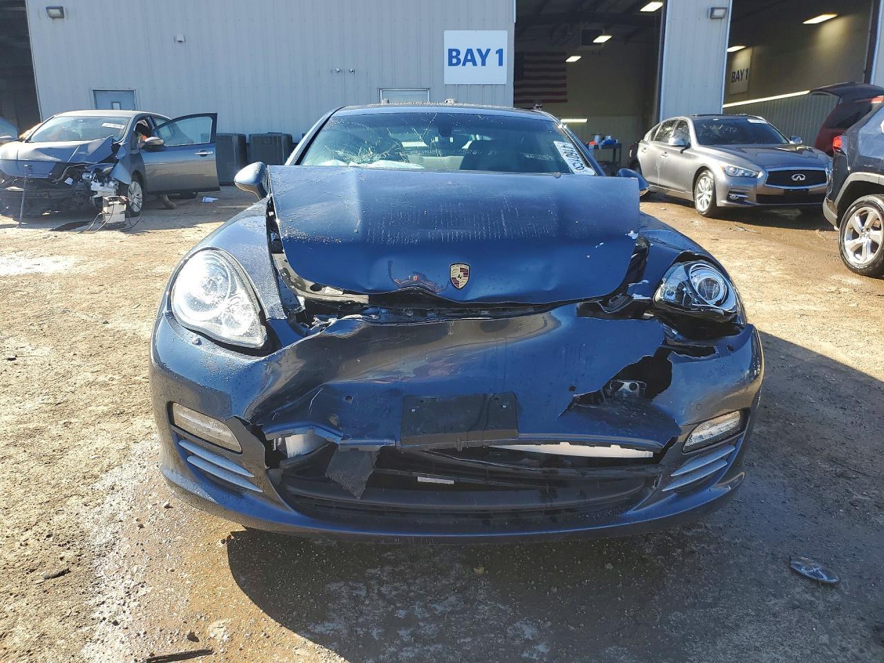 2010 PORSCHE Panamera
