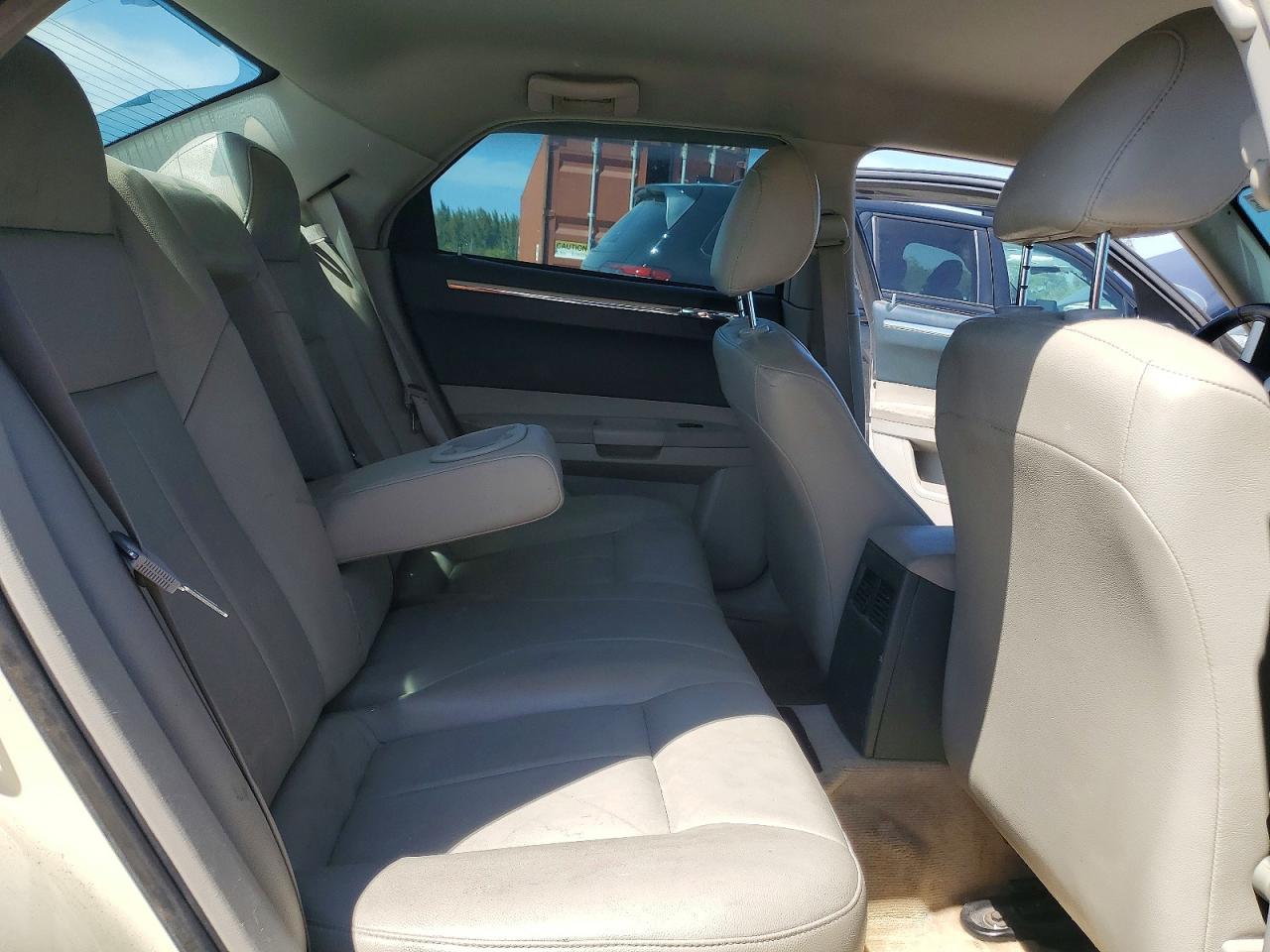 2005 CHRYSLER 300
