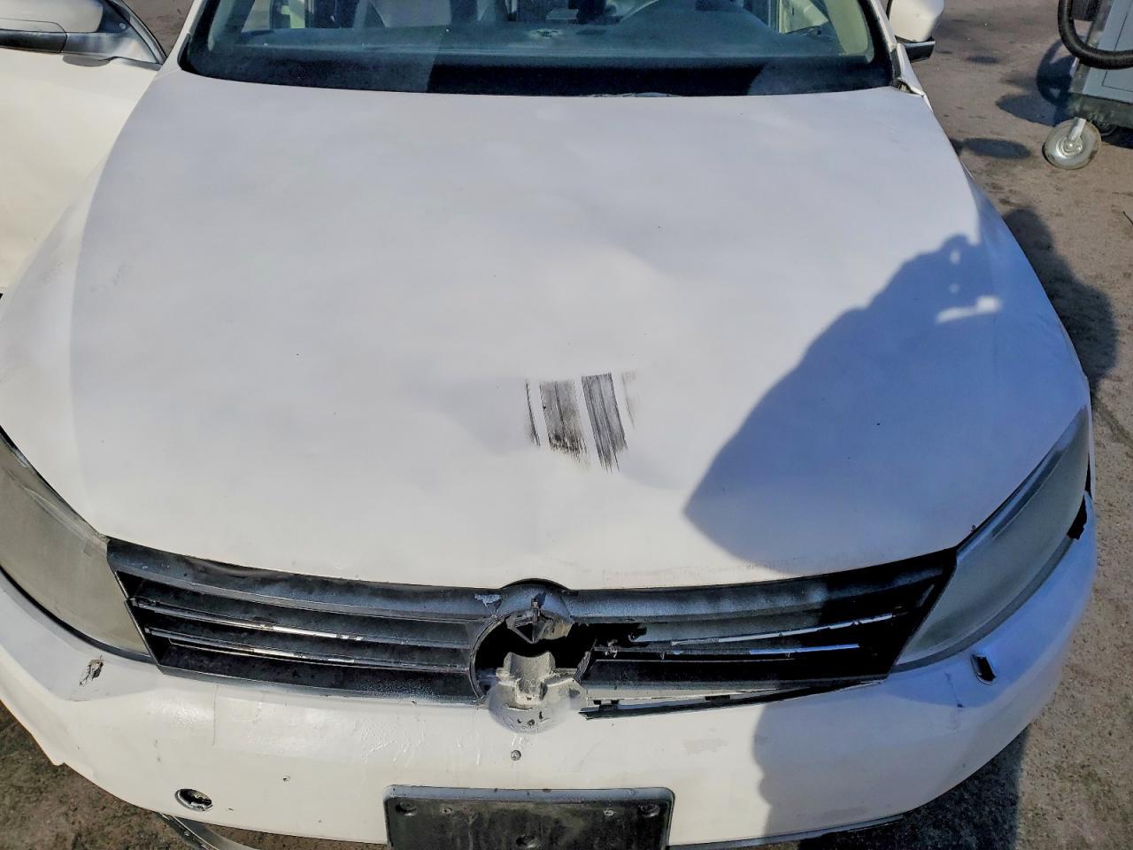 2011 VOLKSWAGEN JETTA