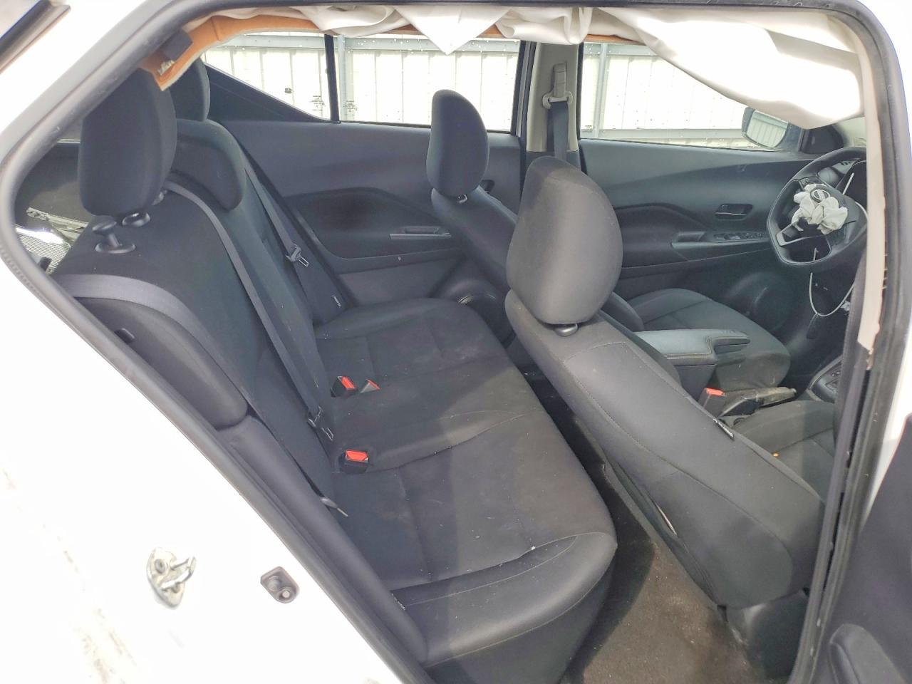 2023 NISSAN KICKS