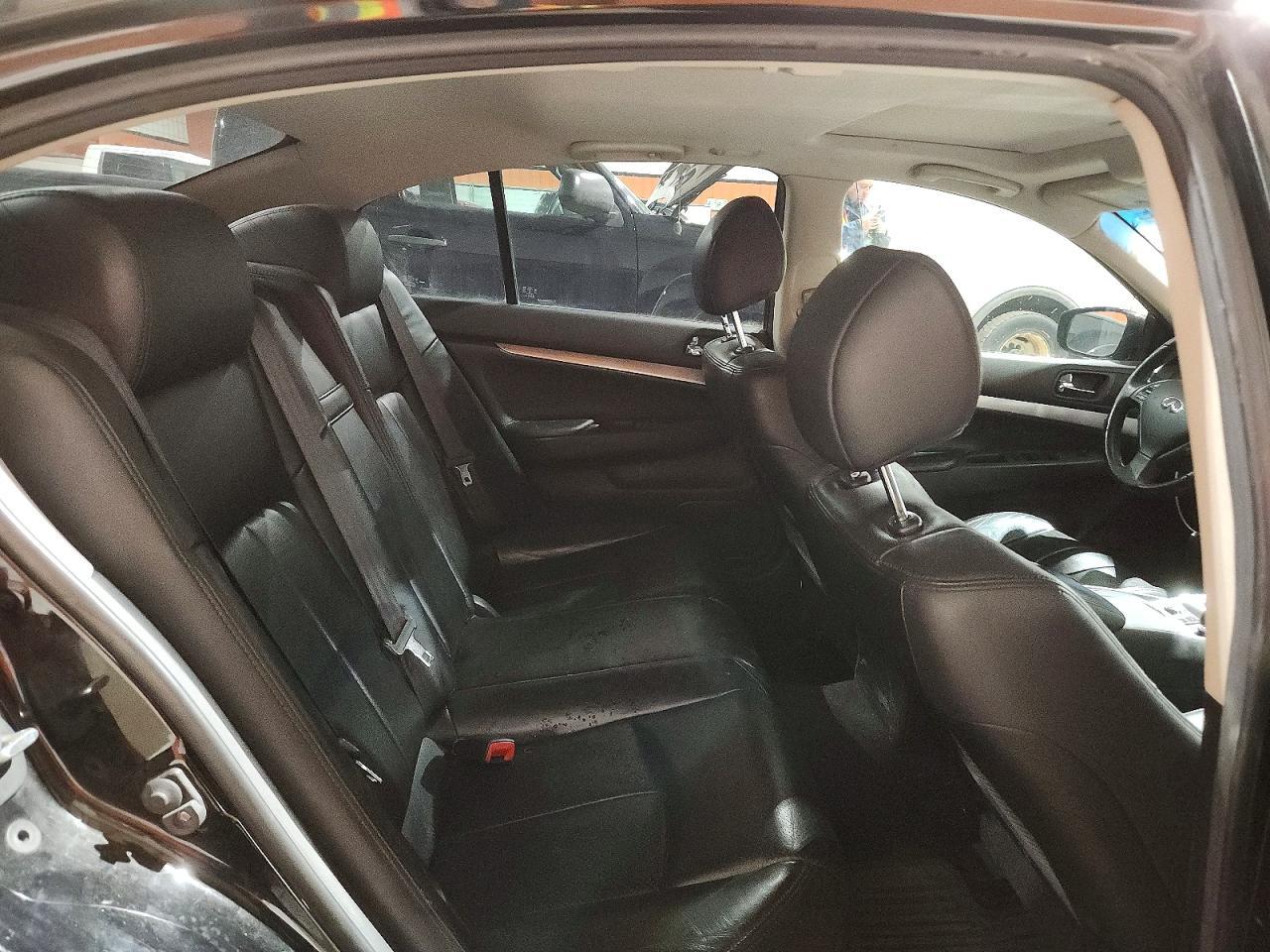 2012 INFINITI G37