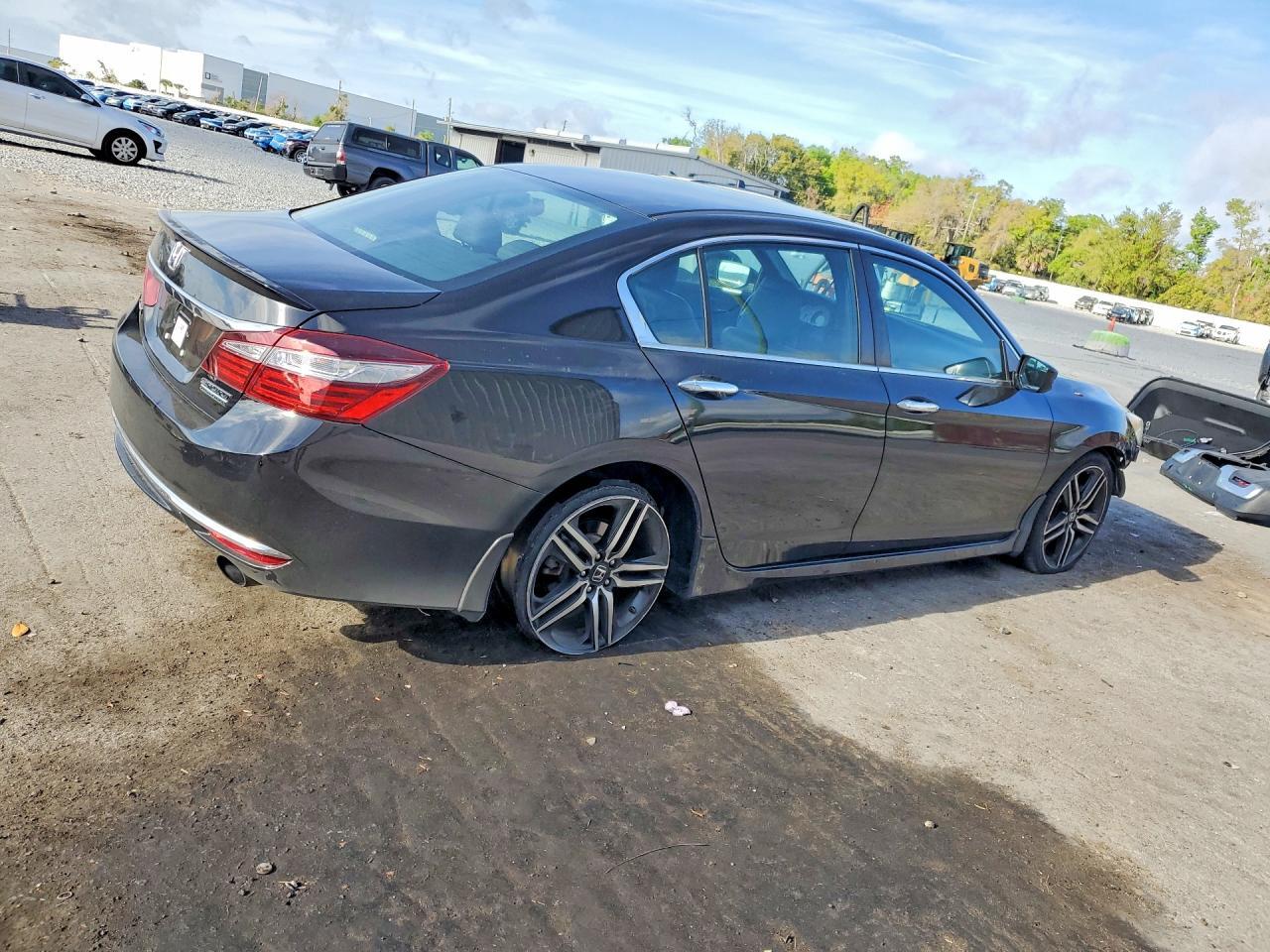 2017 HONDA ACCORD