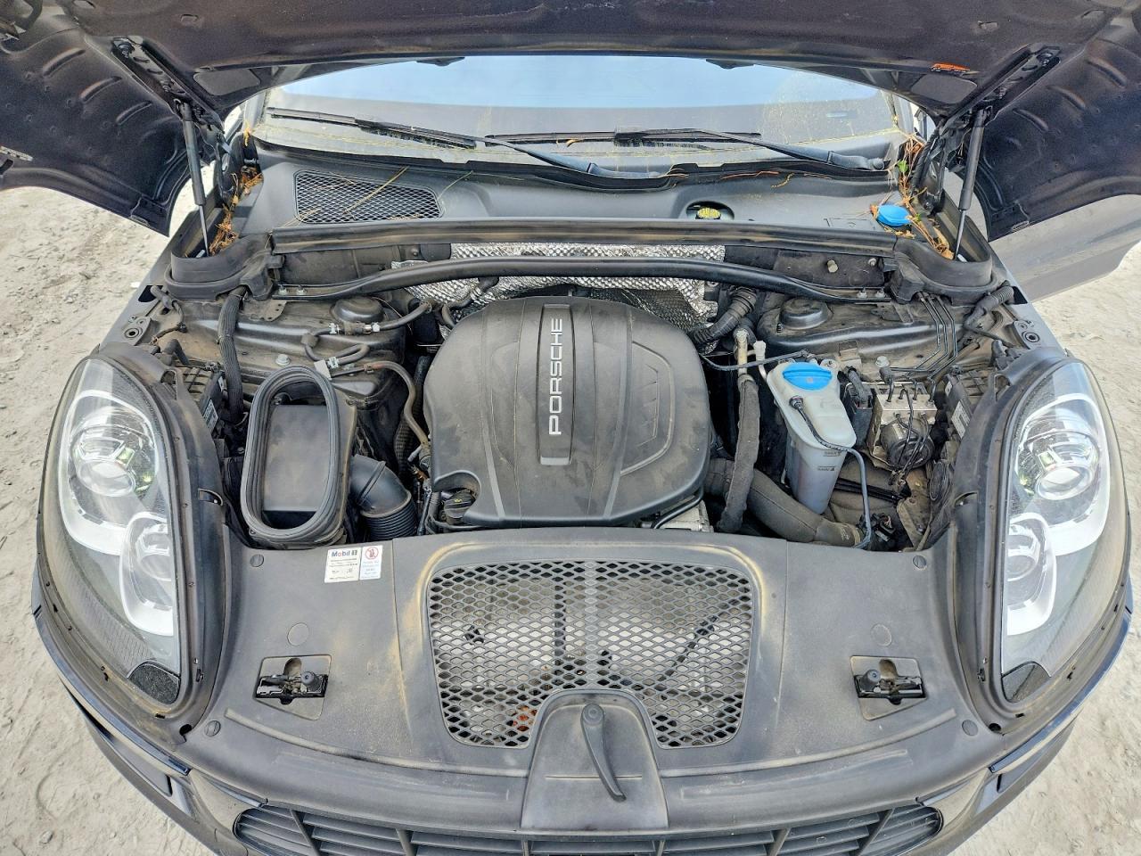 2018 PORSCHE Macan