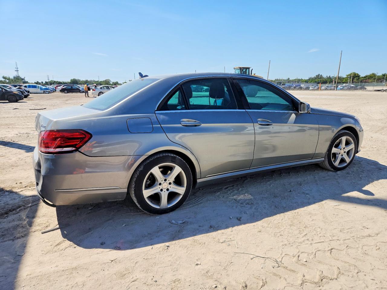 2014 MERCEDES-BENZ E-Class