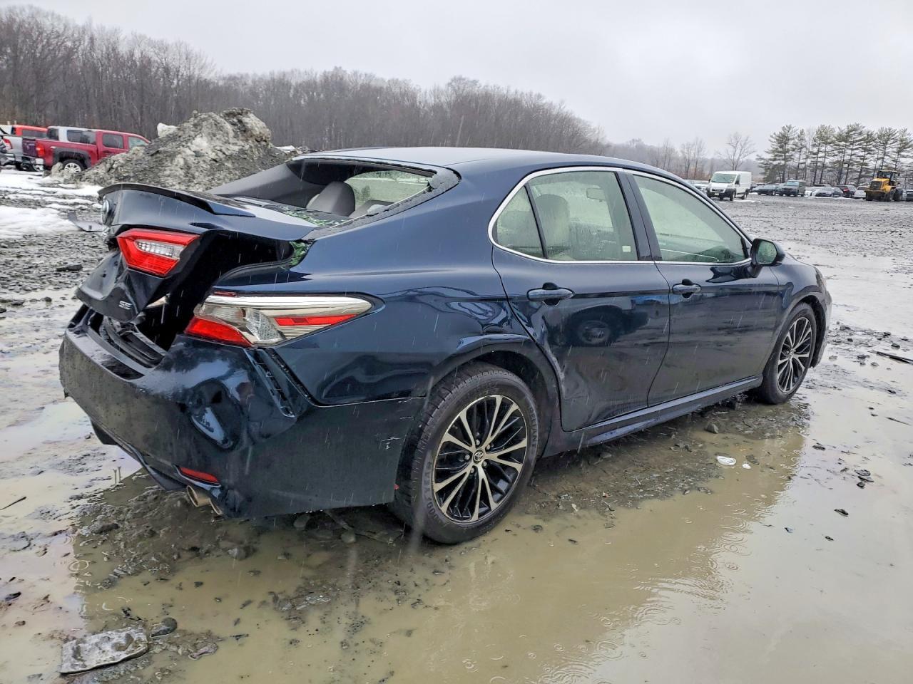 2018 TOYOTA CAMRY