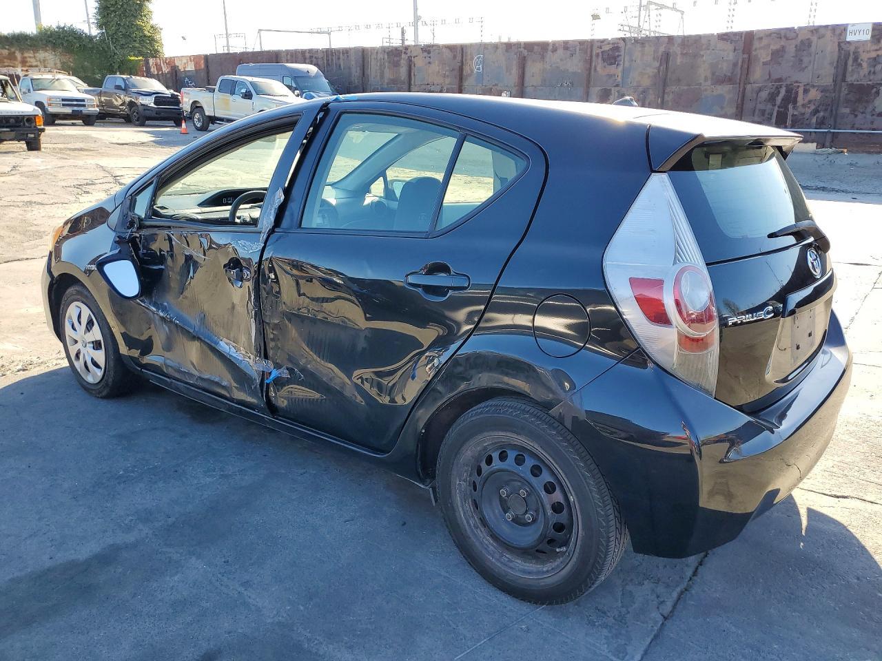 2014 TOYOTA Prius c