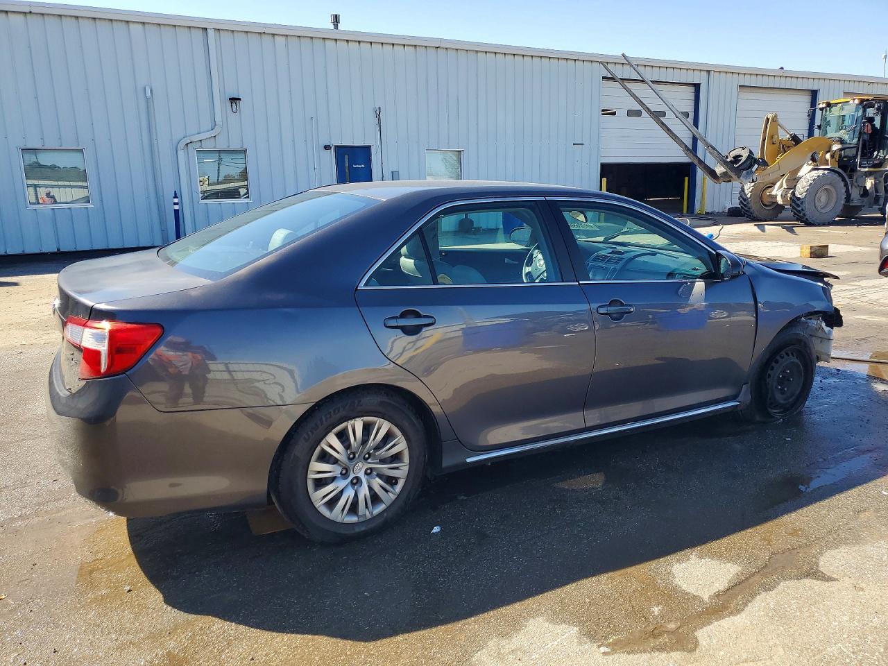 2014 TOYOTA CAMRY