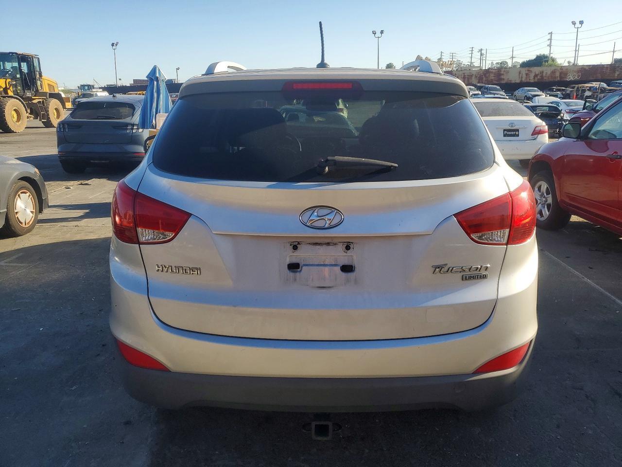 2011 HYUNDAI TUCSON