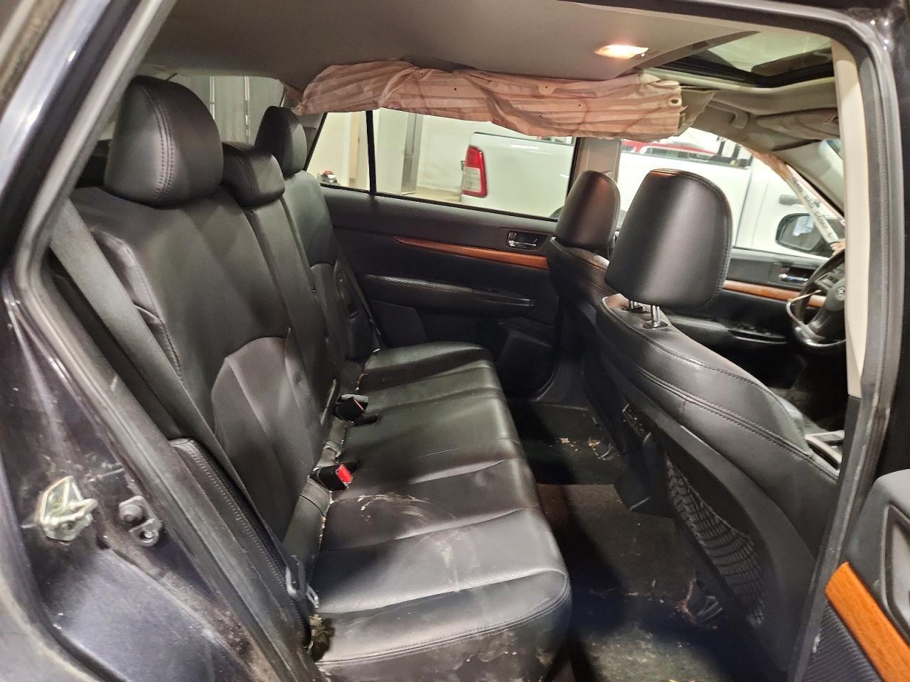 2013 SUBARU Outback