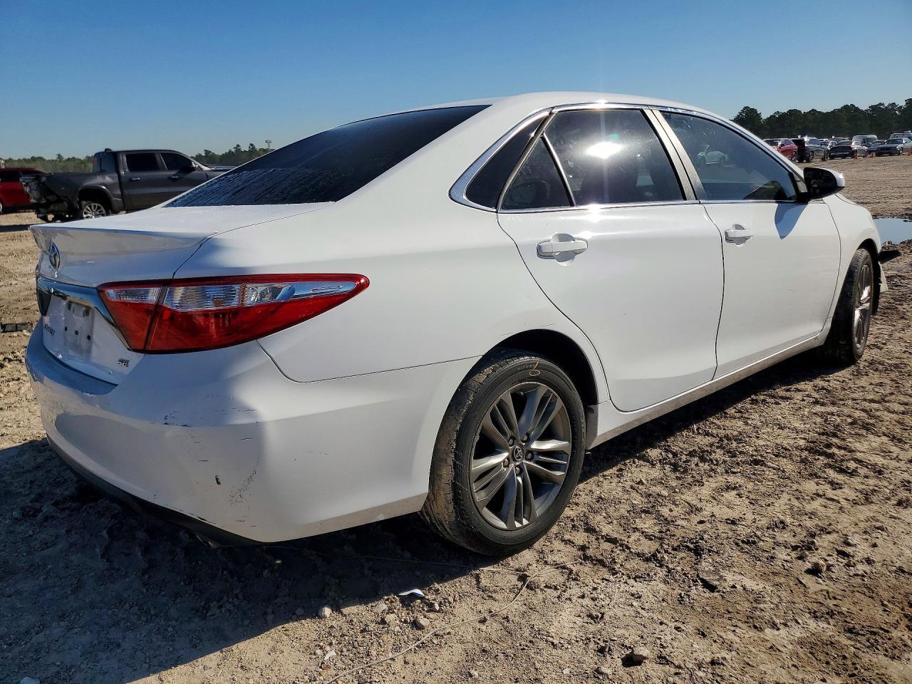 2016 TOYOTA CAMRY