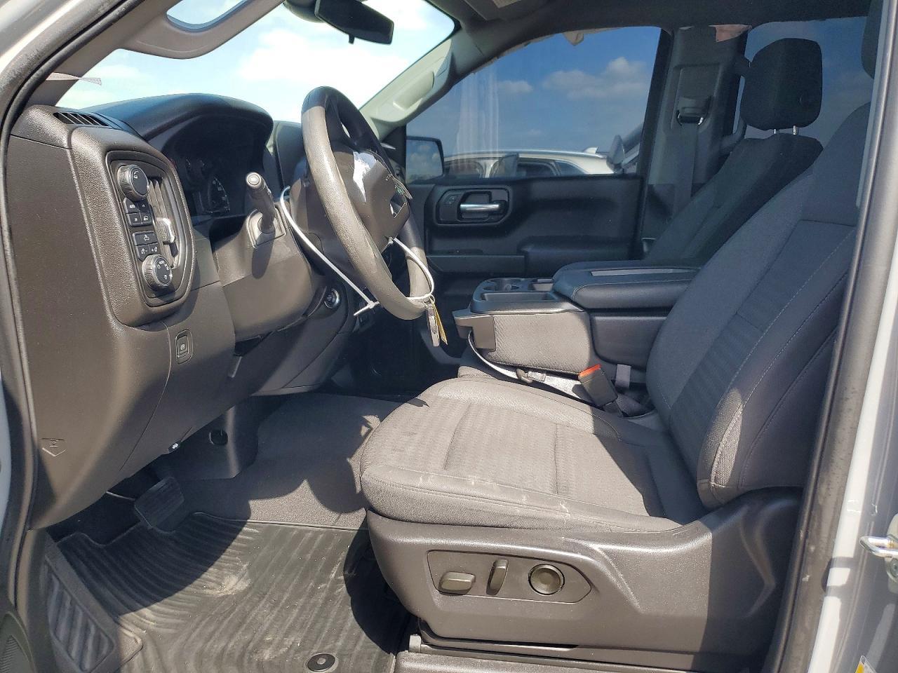 2024 CHEVROLET Silverado